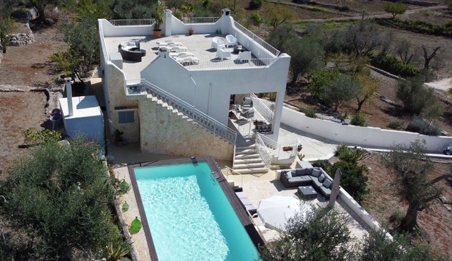 Beautiful villa with scenic views, located between Ostuni & Cisternino.
