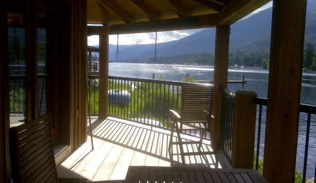 Beautiful Waterfront Cabin on Kootenay Lake