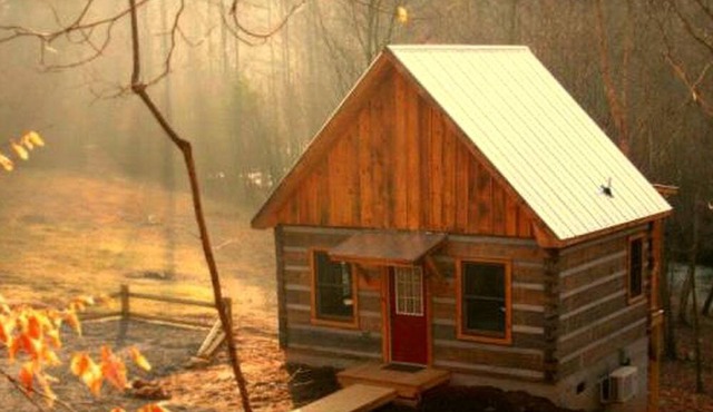 Beautiful Waterfront Cabin with Hot Tub near Winston-Salem, North Carolina