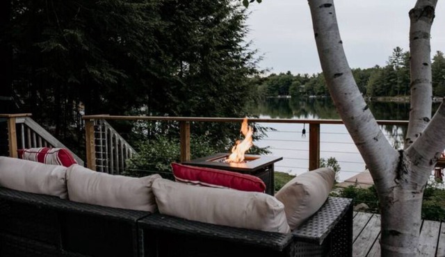 Beautiful waterfront cottage BnB nestled in the heart of Muskoka!
