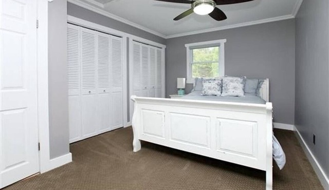 Beautiful Waterfront Cottage - Boater's Paradise