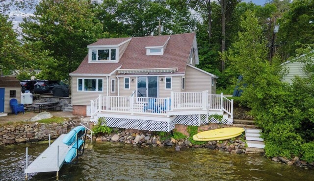 Beautiful Waterfront Home on Webster Lake!
