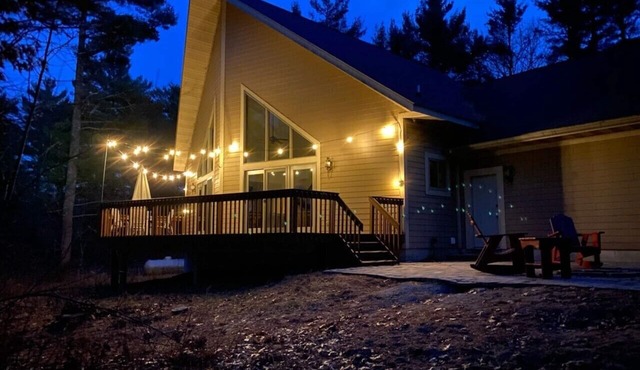 Beautiful Waterfront Home on Lake Petenwell, close to Wisc Dells and Sand Valley