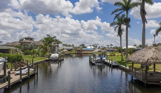Beautiful waterfront pool home SE Cape Coral