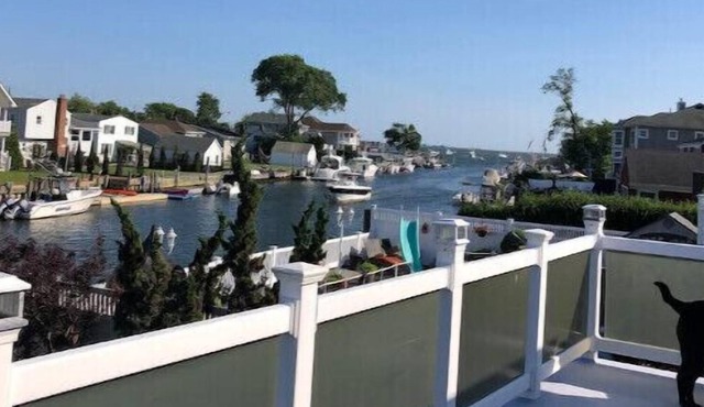 Beautiful Waterfront Retreat!