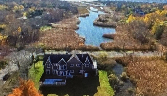 Beautiful Westhampton Moriches Bay home!