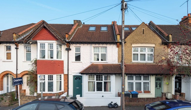 Beautifully furnished chic home near Wimbledon