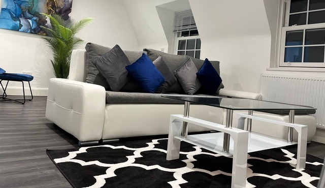 Beautifully furnished Central 1 bed Apartment