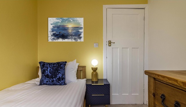 Beautifully presented private 3 bed home.