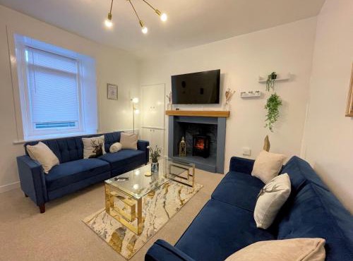 Beautifully Presented Cosy Town Centre Cottage - Pass the Keys