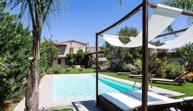 Beautifully restored character Villa with Spacious Garden, 38sqm Pool and BBQ!