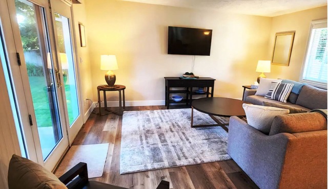 Beautifully Updated Home on Oak Trail Drive in IF