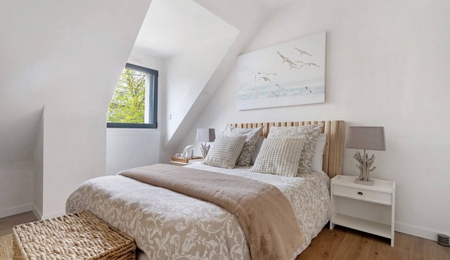 Bed and Breakfast 'Les Goélands - 1' with Shared Garden and Wi-Fi