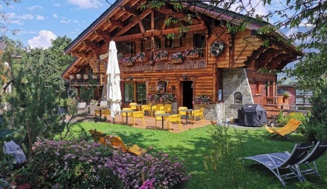 Bed and Breakfast 'Carline' with Mountain View, Shared Terrace and Wi-Fi