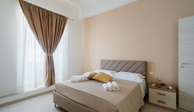 Bed and Breakfast 'Camera Read' with Balcony, Wi-Fi and Air Conditioning