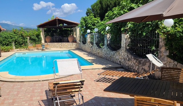 Bed and Breakfast "Gallo - La Cantina Del Contadino" with Shared Pool, Shared Terrace & Wi-Fi