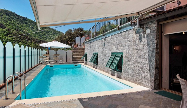 Bed and Breakfast 'Gocce Di Cristallo' with Sea View, Wi-Fi and Air Conditioning