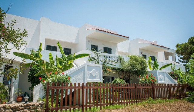 Bed and Breakfast 'Ilios and Irene 4' with Shared Terrace, Wi-Fi and Air Conditioning