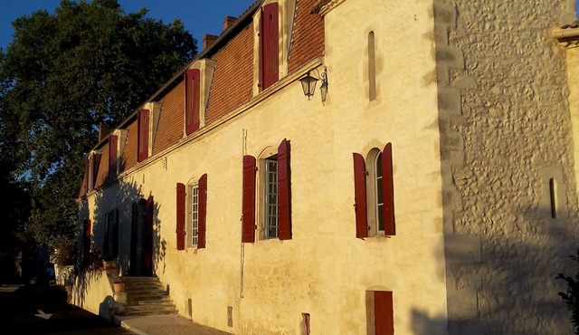 Bed and Breakfast in a charming manor house. A family suite (2ch + 1sdb), 3ch + sb