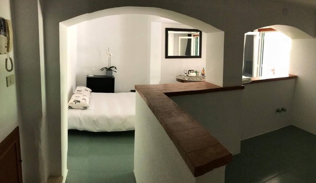 Bed and Breakfast 'Park House Mini' with Shared Pool, Wi-Fi and Air Conditioning