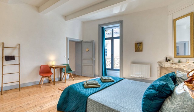 Bed and Breakfast 'Grande Chambre' with Shared Pool, Shared Garden and Wi-Fi