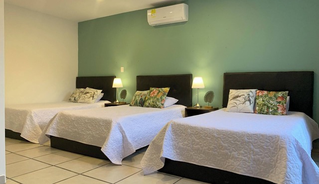 Bed & Breakfast in a Panoramic view in Roldanillo with AC, WiFi, Water heater