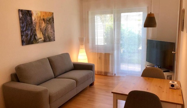 Bed & Kitchen
