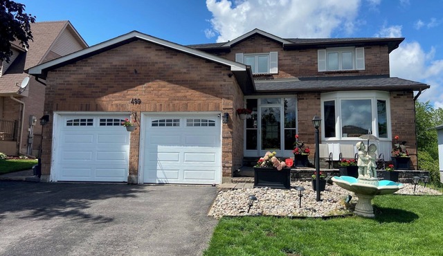 Bed of Roses Short Term Rental. Hot Tub! Bright 2 bdrm basement. Sleeps 4.
