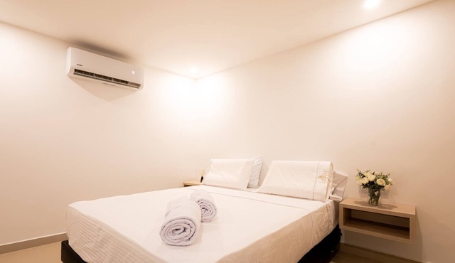 Bedroom hotel in lovely Cartagena de Indias with WiFi, AC, TV & Private bathroom
