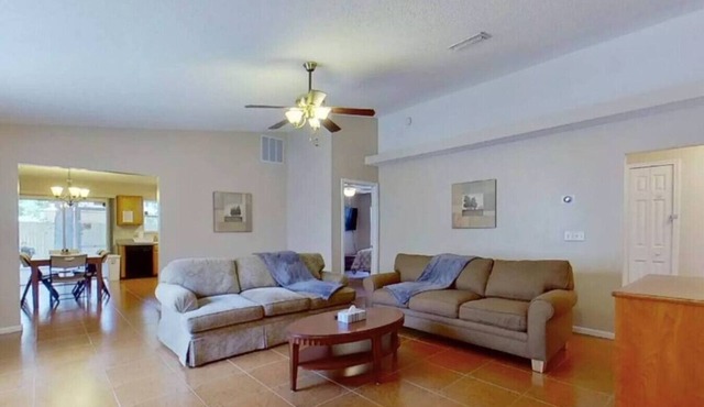~Beds Galore & More Sleeps 8 Two Car Garage