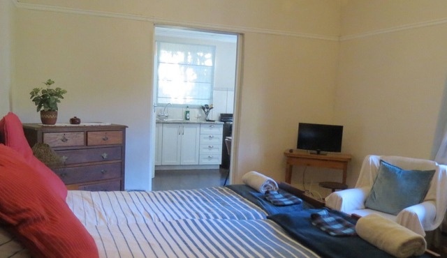 Bedsitter with on-suite bathroom and full Kitchen