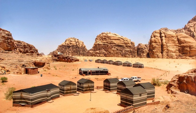 Beduin star trail camp