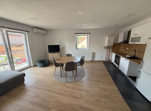 Bee apartman