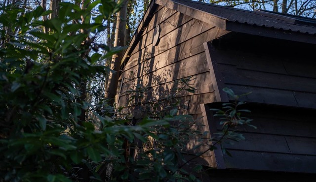Bee Hive - Log Fired Hot Tub