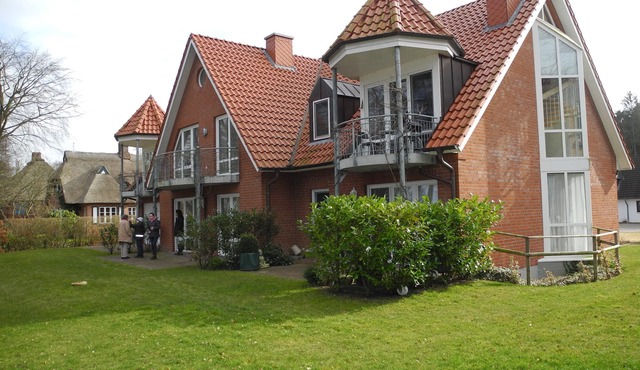 Behind the houses, the sea - Hohwacht