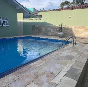 Bela casa com piscina