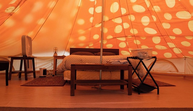 Bell Glamping Tent! Forest Retreat & Hot Tubs!