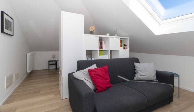 Bellardo Hillview Attic x4 BOOK NOW!