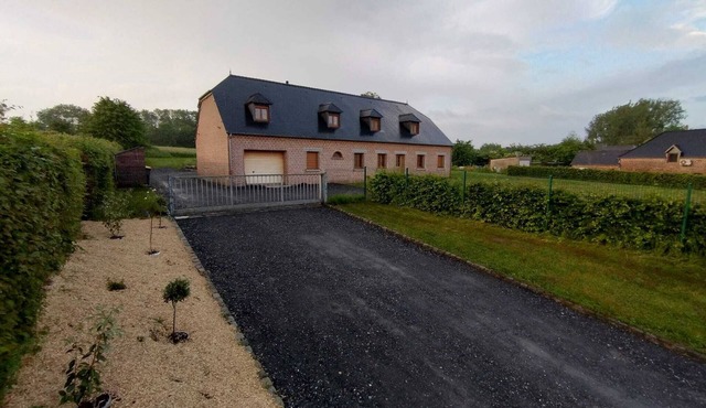 Belle Maison de Campagne au Centre du Village Surplombant la Vallée de L'oise