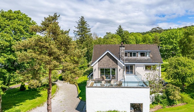 Bells View - a house that sleeps 12 guests in 6 bedrooms