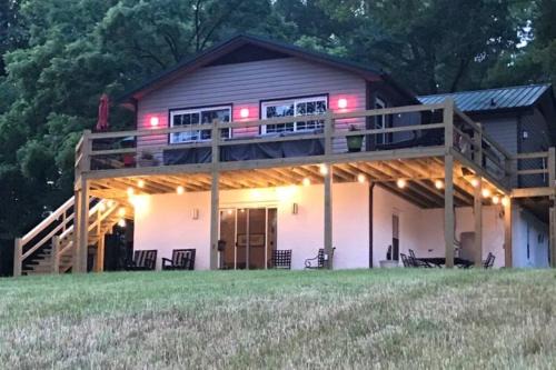Belmont NC Riverfront 2-Bedroom Garden Suite