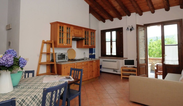 Belvilla by OYO Spacious Apartment with Pool