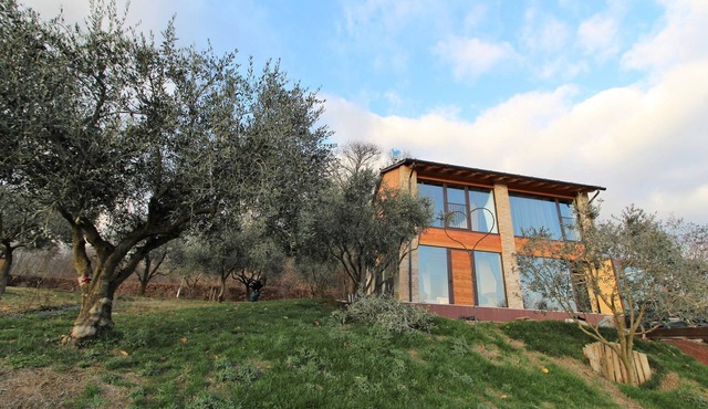 Belvilla by OYO Splendid chalet with bubble bath