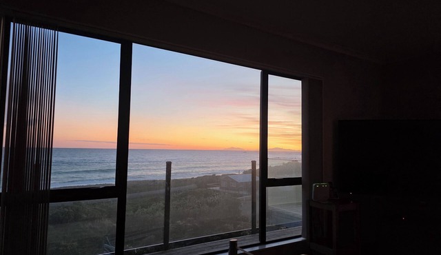 Ben Avon Views - Cape Palliser/Ngawi Stunning ocean veiws, Fireplace & BBQ
