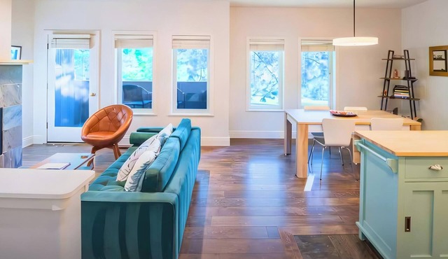 Bend Condo -2 King Bed/2ba -Near Old Mill District