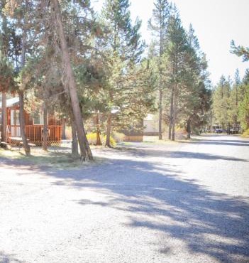Bend-Sunriver Camping Resort Two-Bedroom Cabin 5