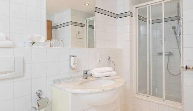 Berghotel Kristall - Double room shower/toilet -standard-