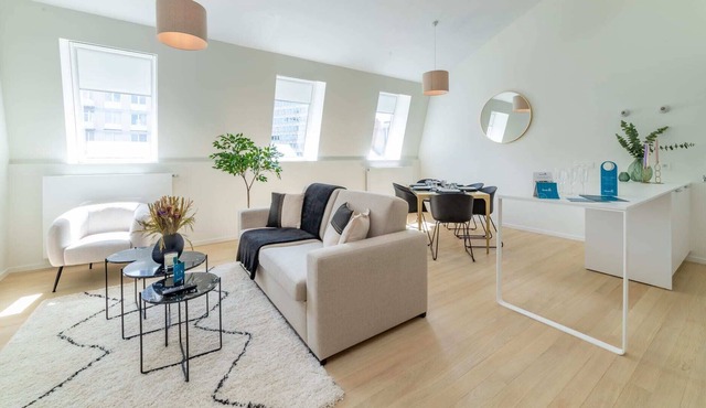Beriot VI - Two Bedroom Apartment, Sleeps 4