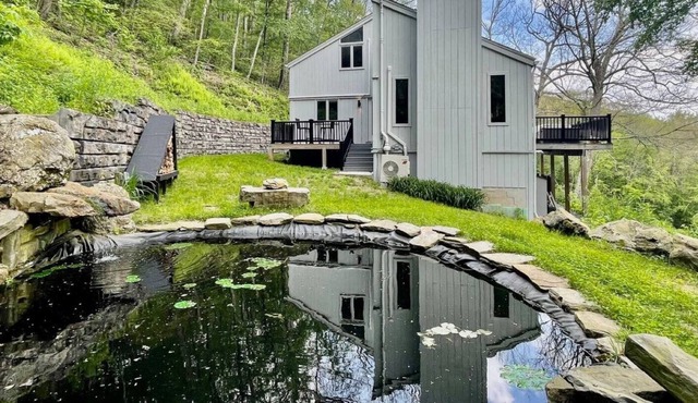 Berkshire 5- bedroom Chalet in nature preserve