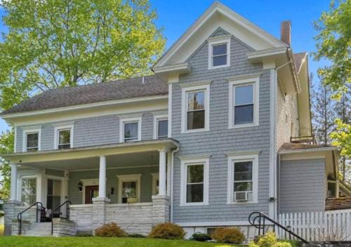 Berkshire House Stay